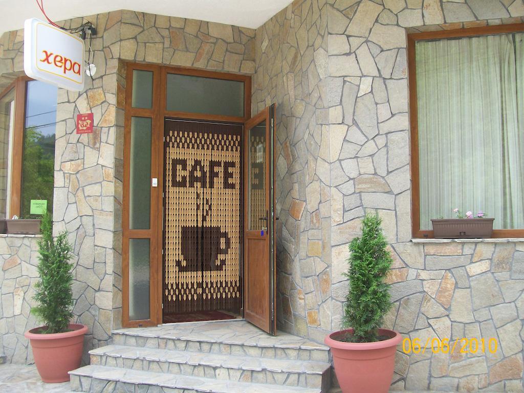 Hera Guest House Chiflik Extérieur photo