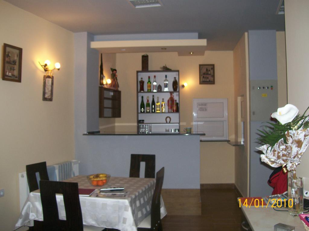 Hera Guest House Chiflik Extérieur photo