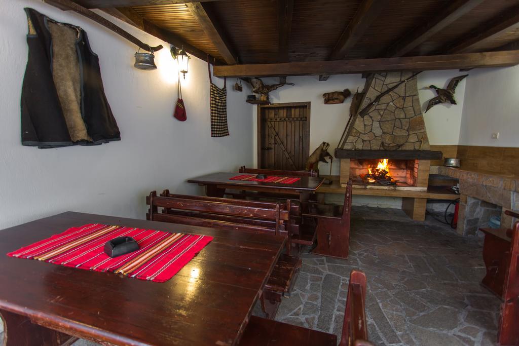 Hera Guest House Chiflik Extérieur photo