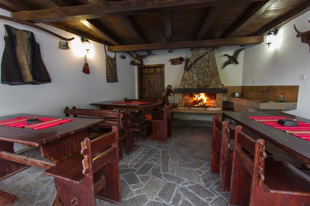 Hera Guest House Chiflik Extérieur photo