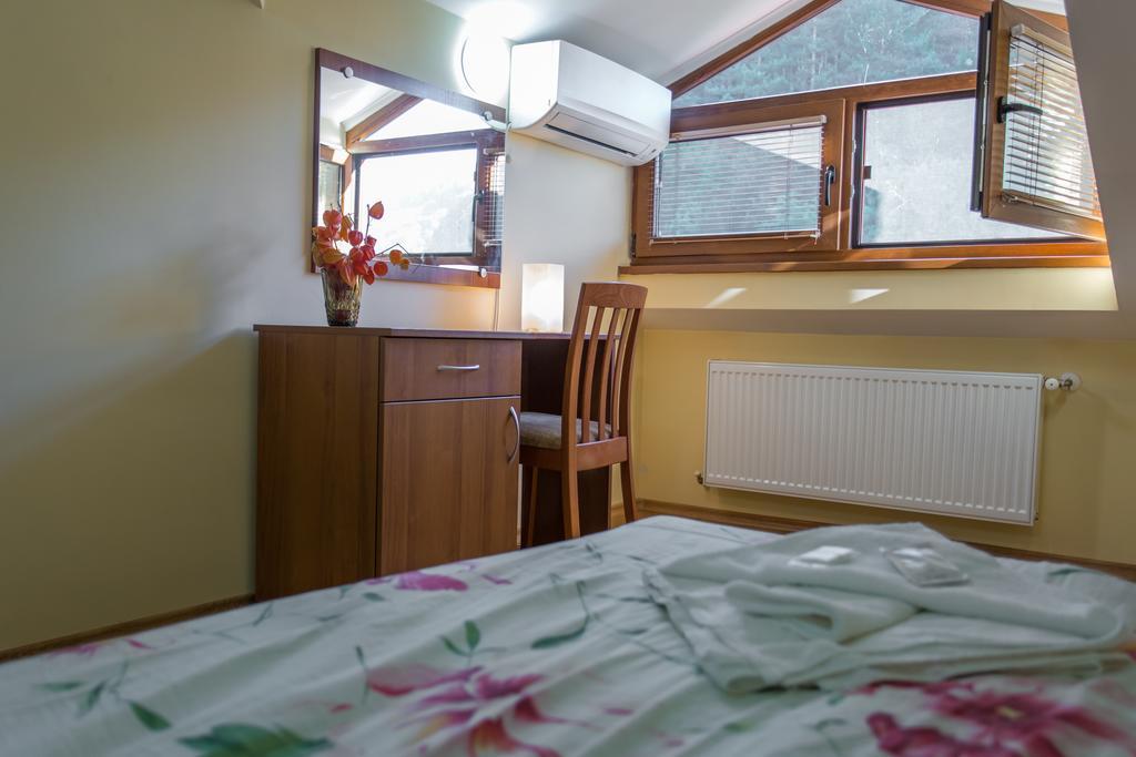 Hera Guest House Chiflik Extérieur photo