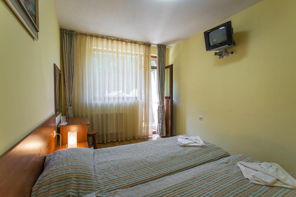 Hera Guest House Chiflik Extérieur photo