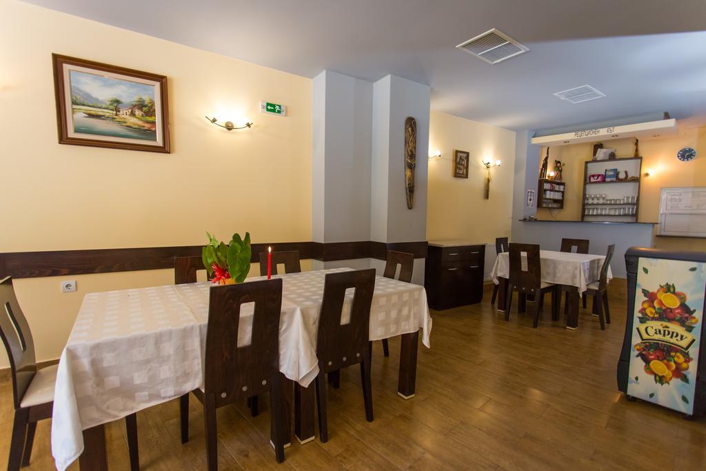 Hera Guest House Chiflik Extérieur photo