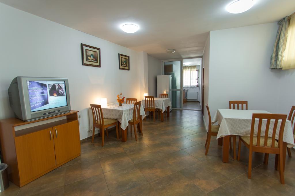 Hera Guest House Chiflik Extérieur photo